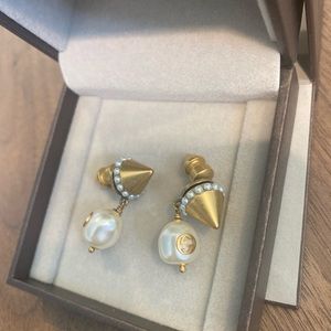 Brand new in box never worn Gucci dangle earrings